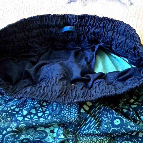 Lululemon Run Shorts - Picture 7 of 8